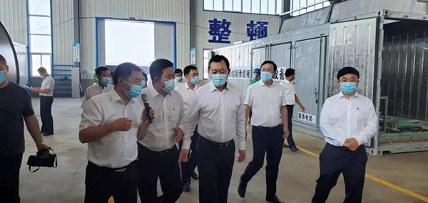 朝陽市委副書記、市長謝衛(wèi)東蒞臨一諾環(huán)保產(chǎn)業(yè)園考察并指導(dǎo)工作